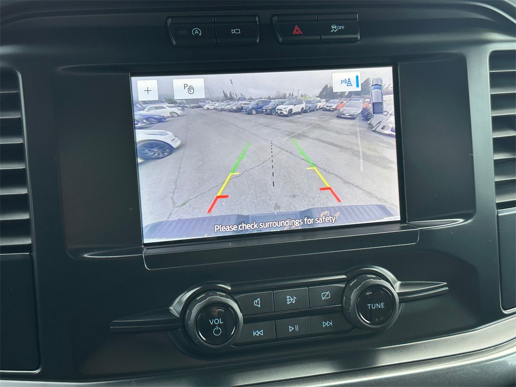 Vehicle image 24 of 30
