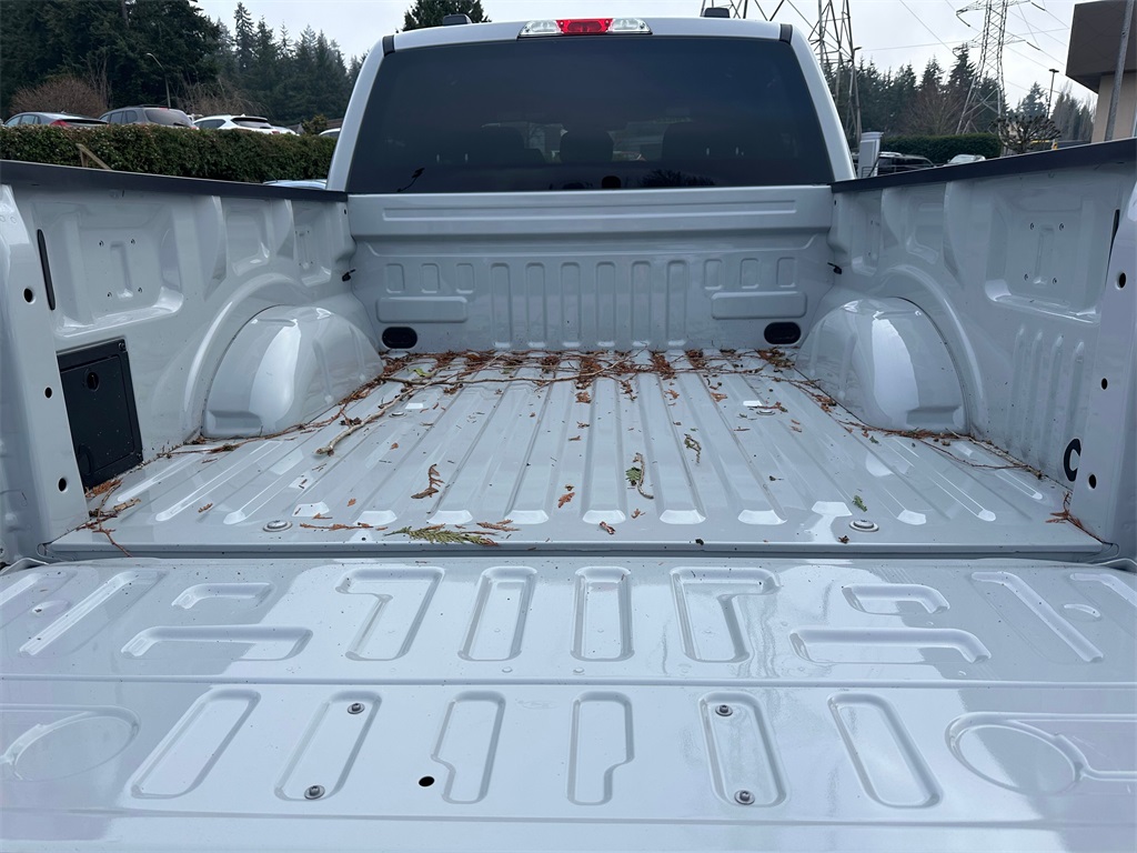 Vehicle image 14 of 30