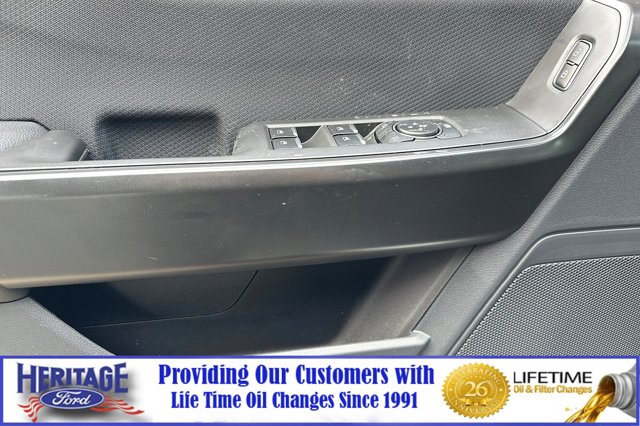 Vehicle image 8 of 22