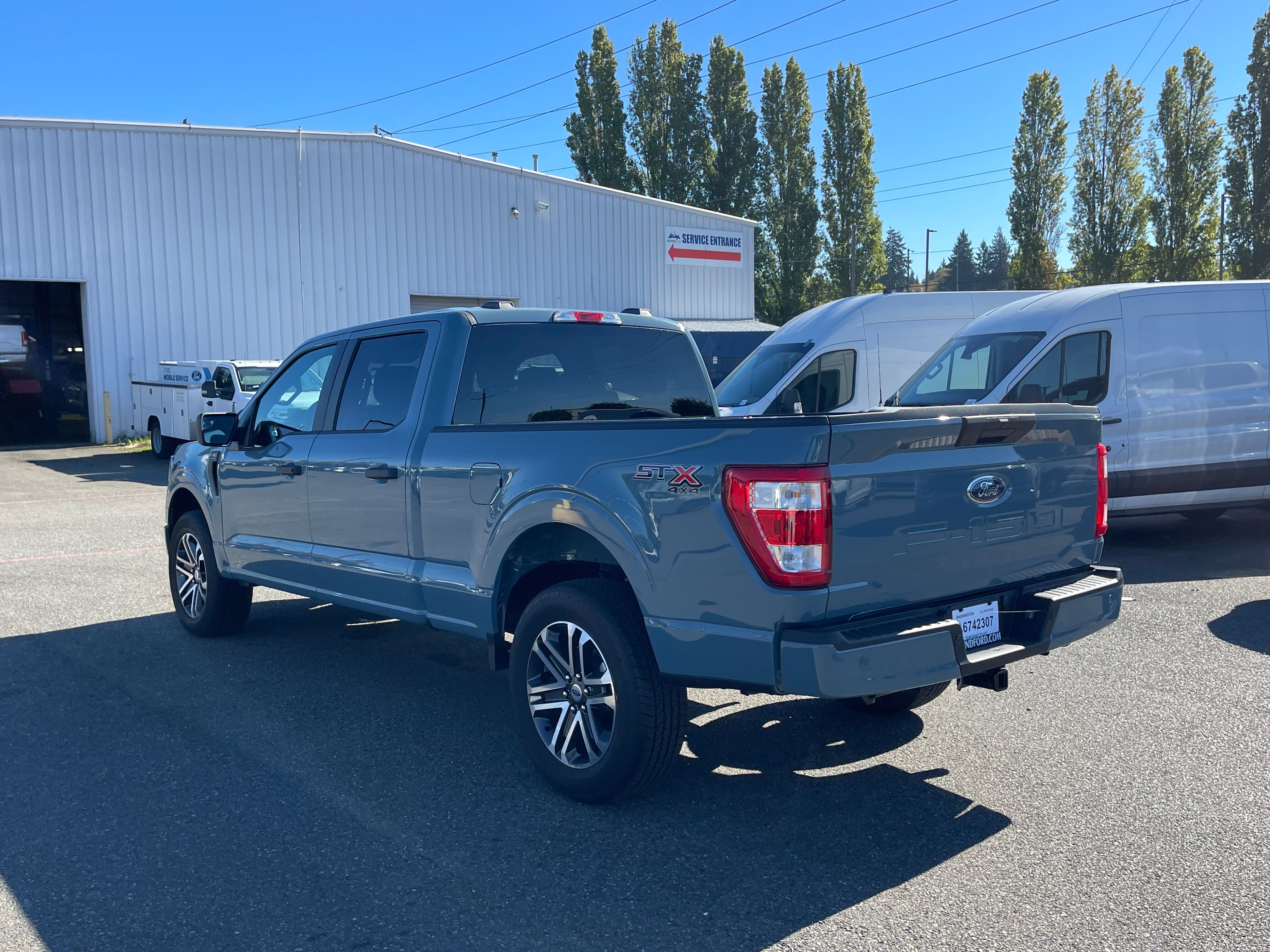 Vehicle image 7 of 10