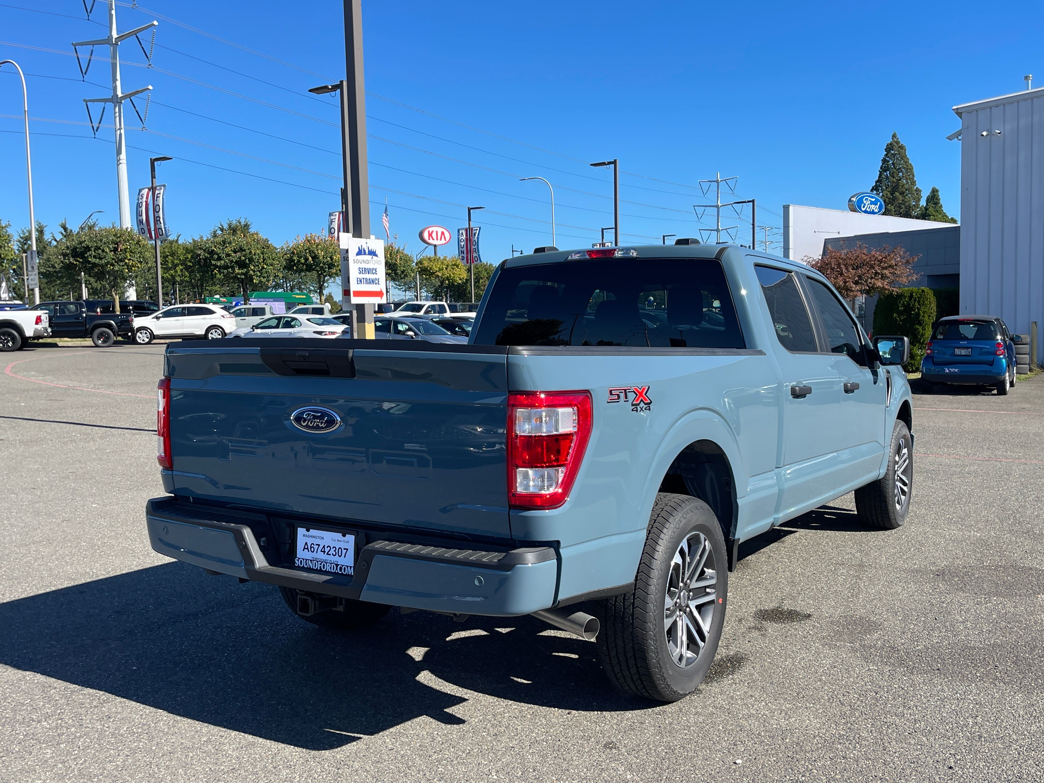 Vehicle image 5 of 10