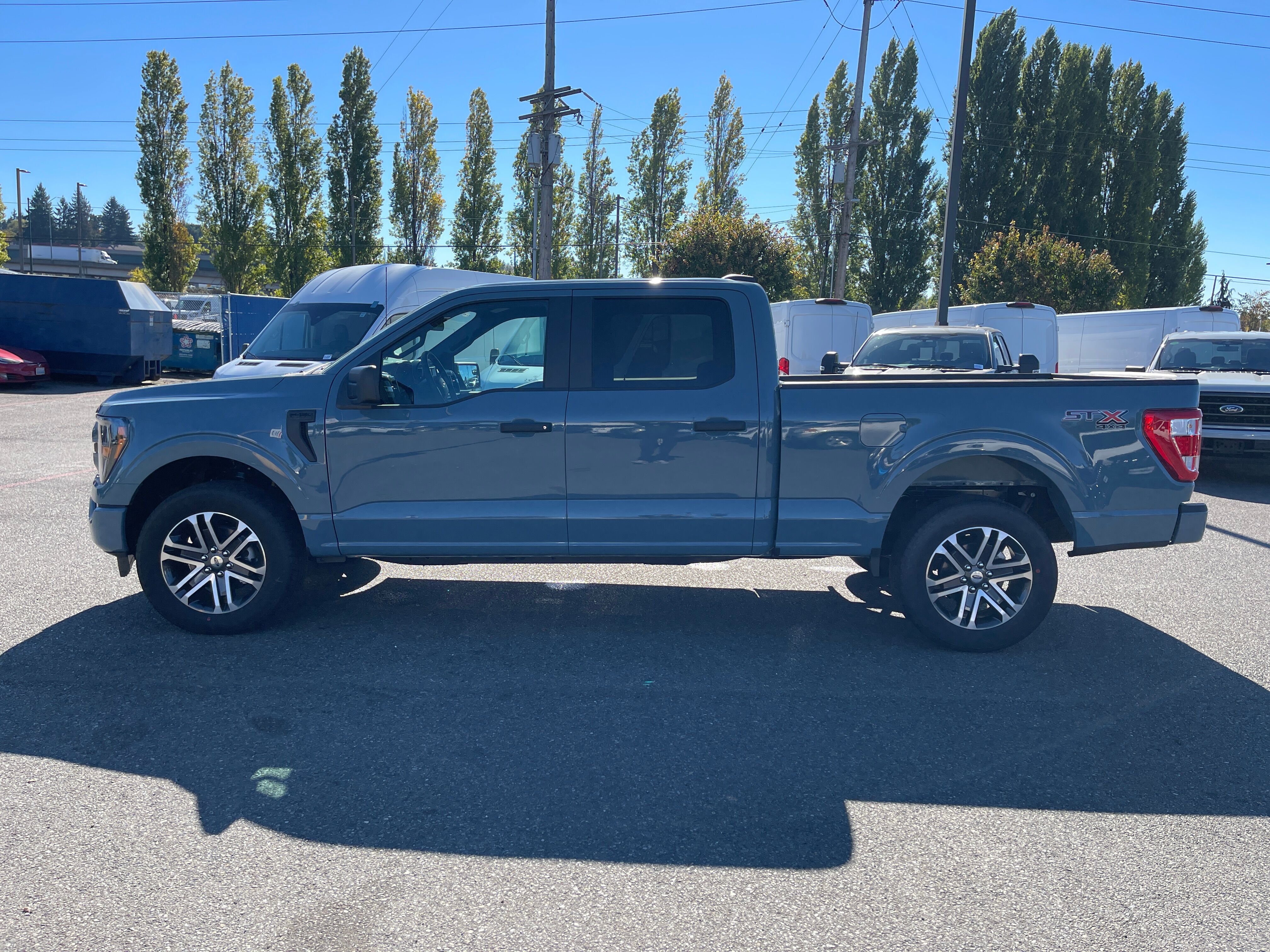 Vehicle image 8 of 10