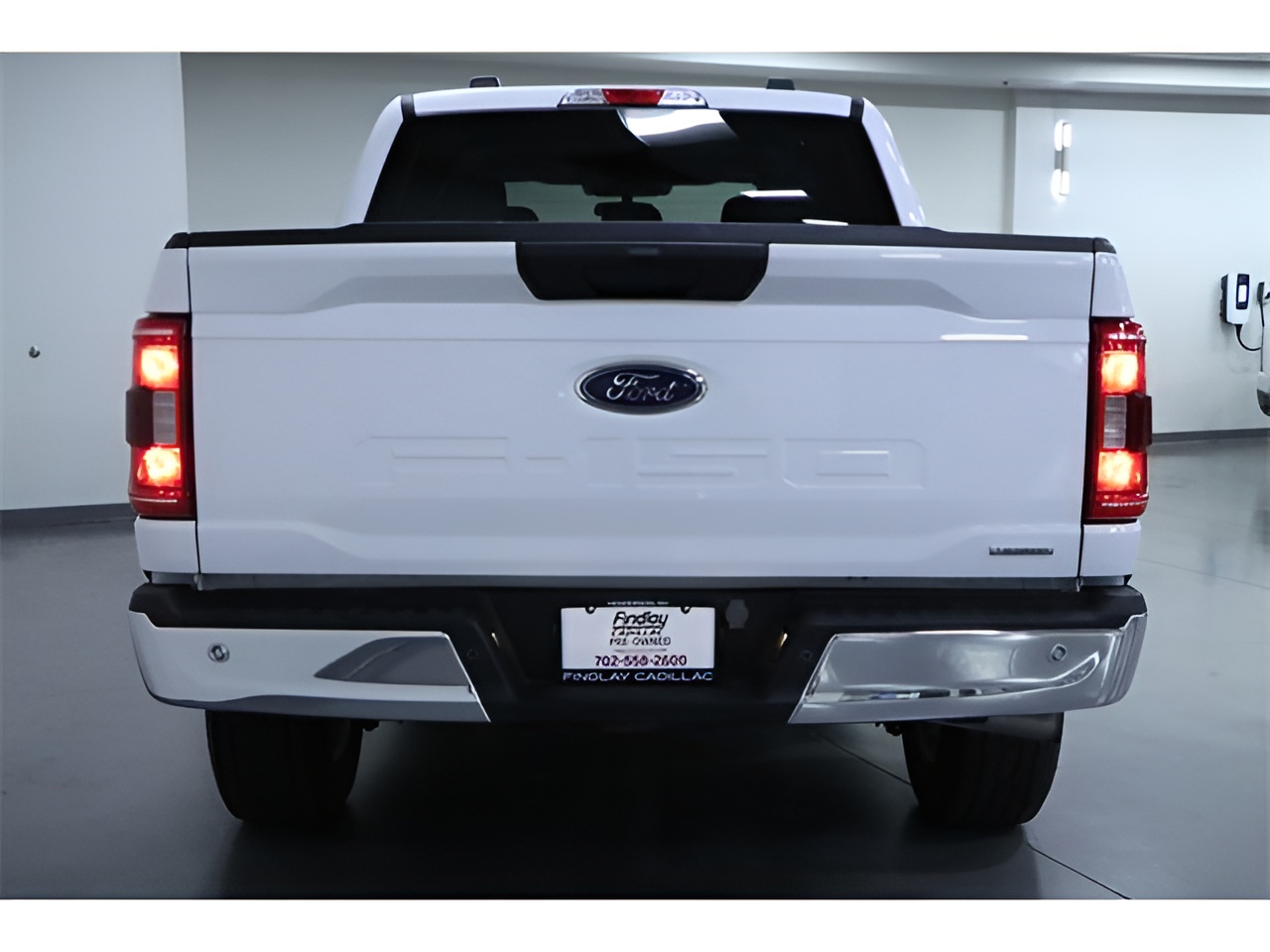 Vehicle image 37 of 39