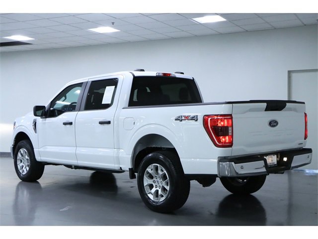 Vehicle image 10 of 39