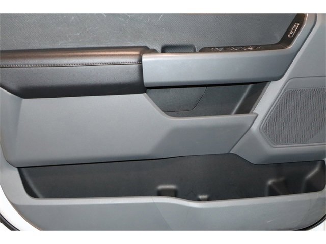 Vehicle image 22 of 39