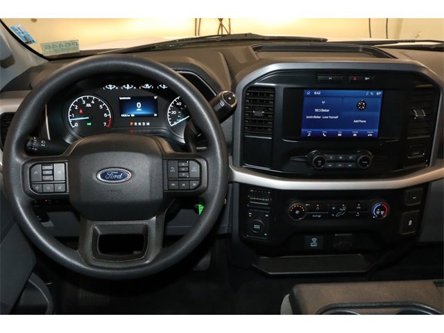 Vehicle image 16 of 39