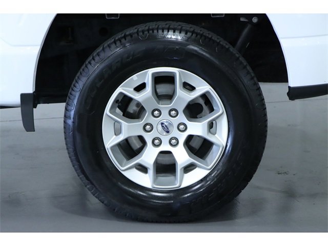 Vehicle image 13 of 39
