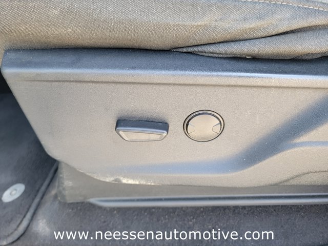 Vehicle image 18 of 41
