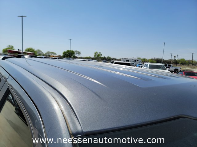 Vehicle image 11 of 41
