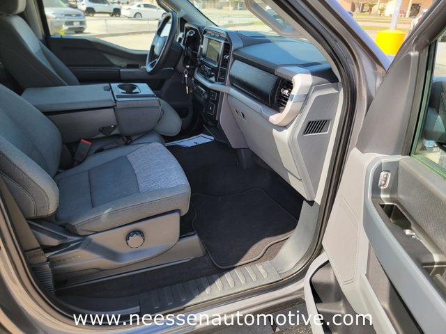 Vehicle image 12 of 41