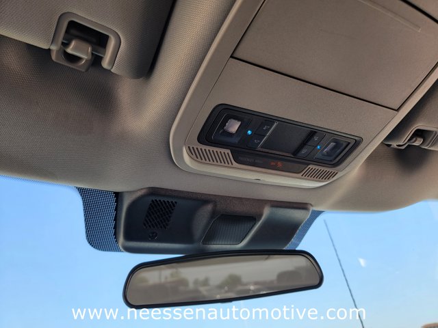 Vehicle image 35 of 41
