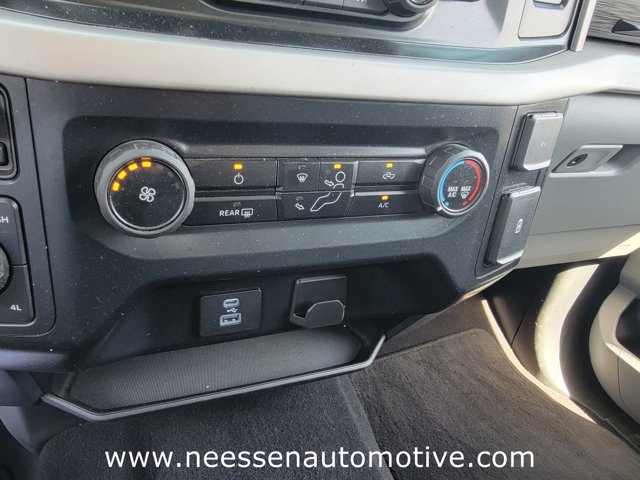 Vehicle image 31 of 41