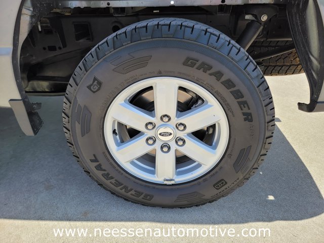 Vehicle image 37 of 41