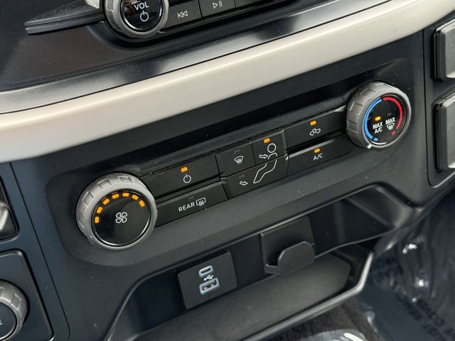 Vehicle image 38 of 78