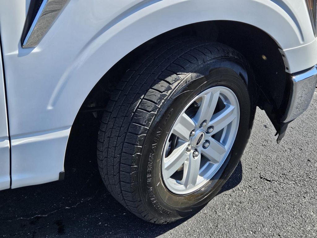 2023 Ford F-150 XLT Image 6 of 31