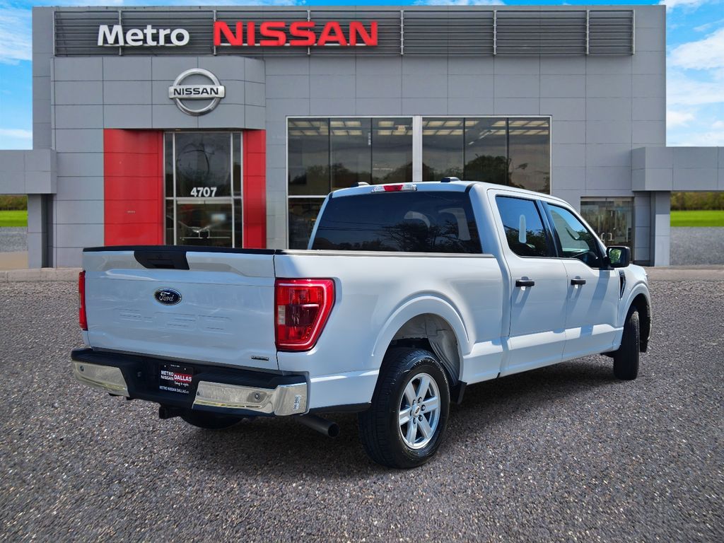 2023 Ford F-150 XLT Image 3 of 31