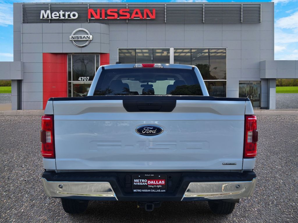 2023 Ford F-150 XLT Image 4 of 31