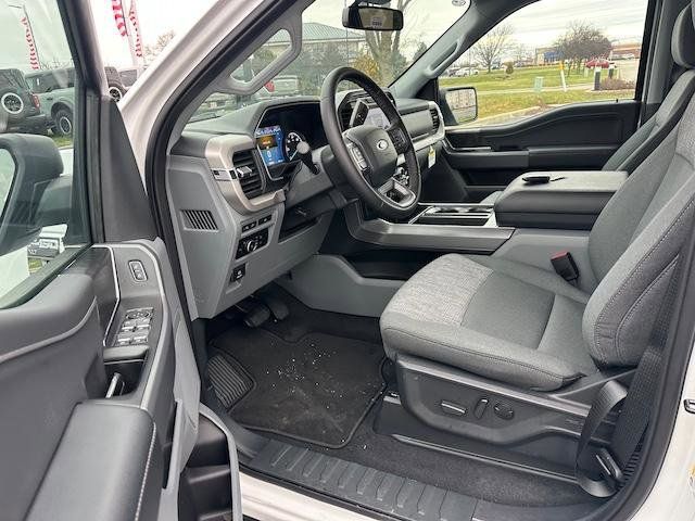 Vehicle image 8 of 13