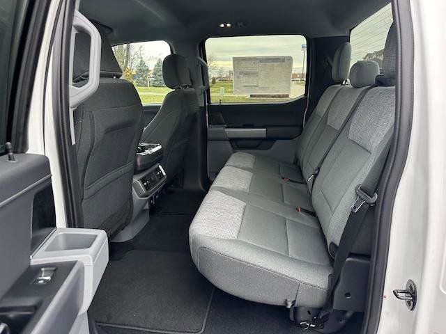 Vehicle image 10 of 13