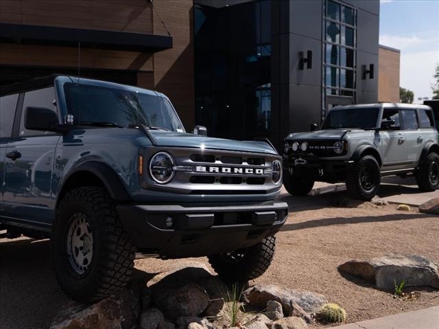Vehicle image 24 of 30