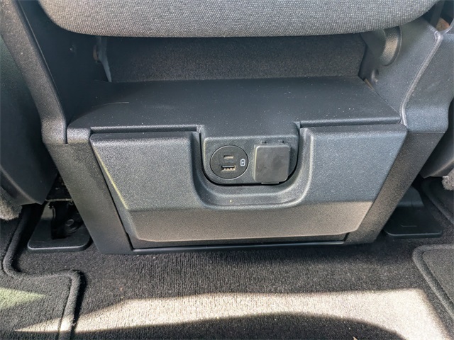 Vehicle image 15 of 31