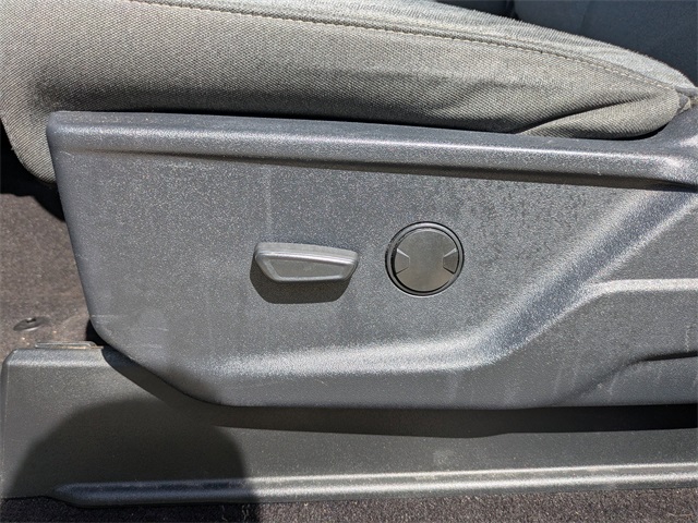 Vehicle image 20 of 31