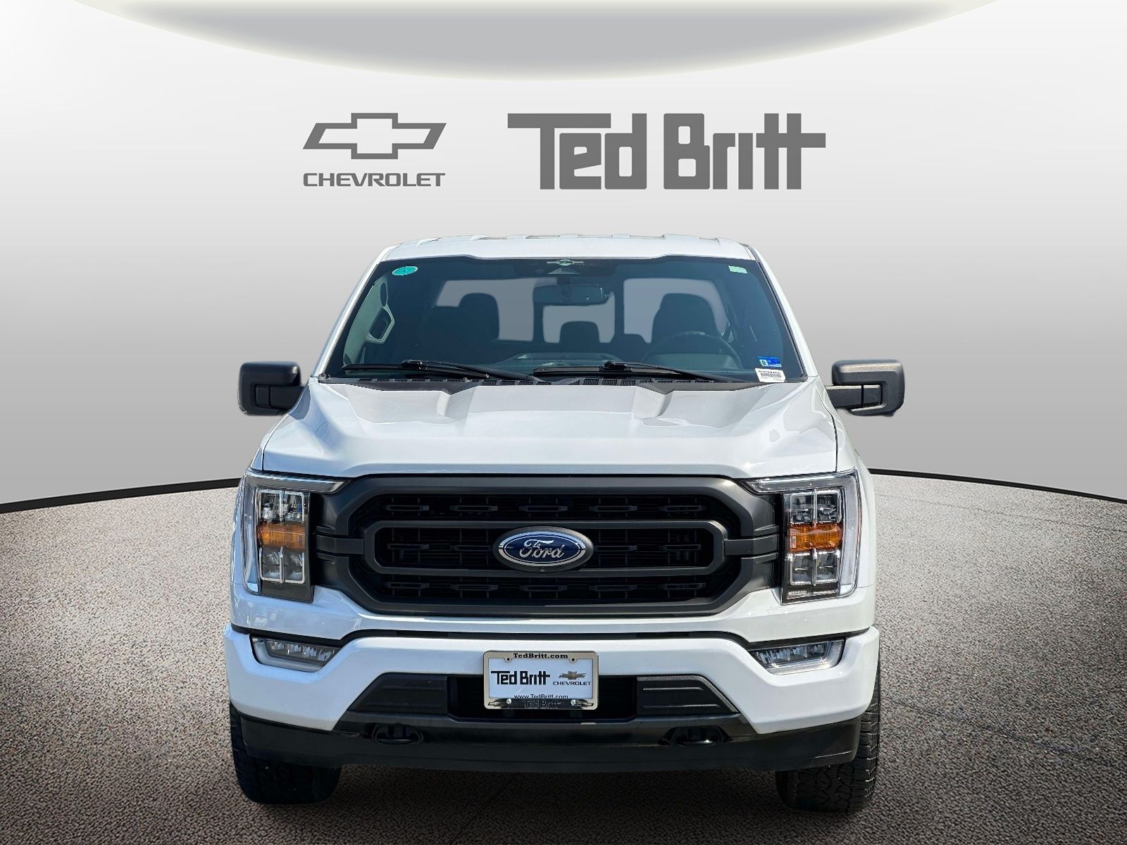 2023 Ford F-150 XLT Image 2 of 30