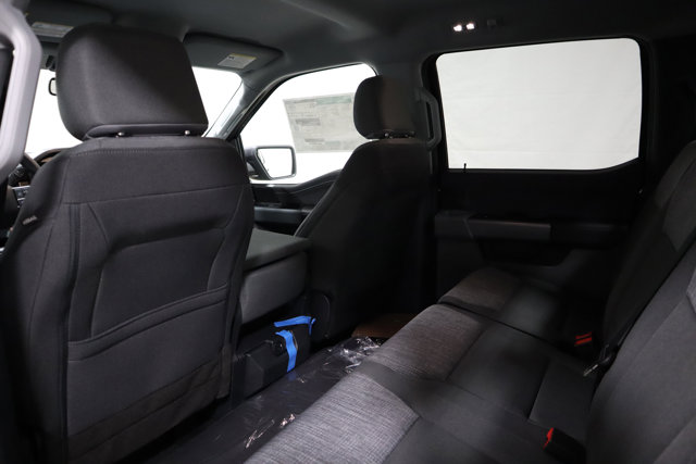 Vehicle image 10 of 31