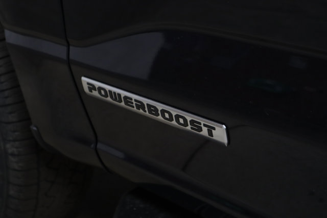 Vehicle image 8 of 31