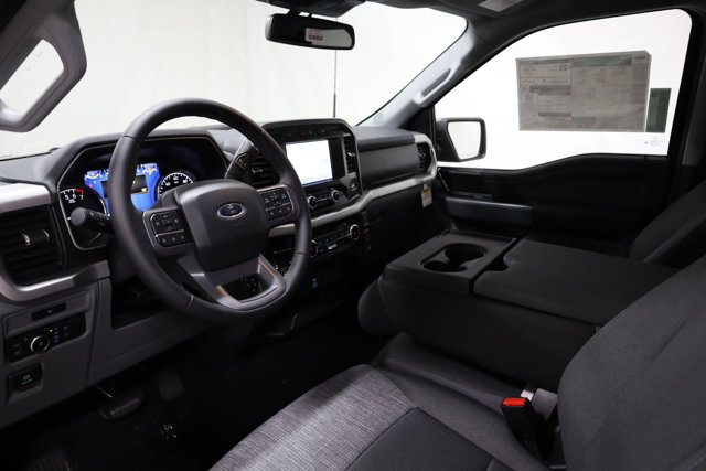 Vehicle image 14 of 31