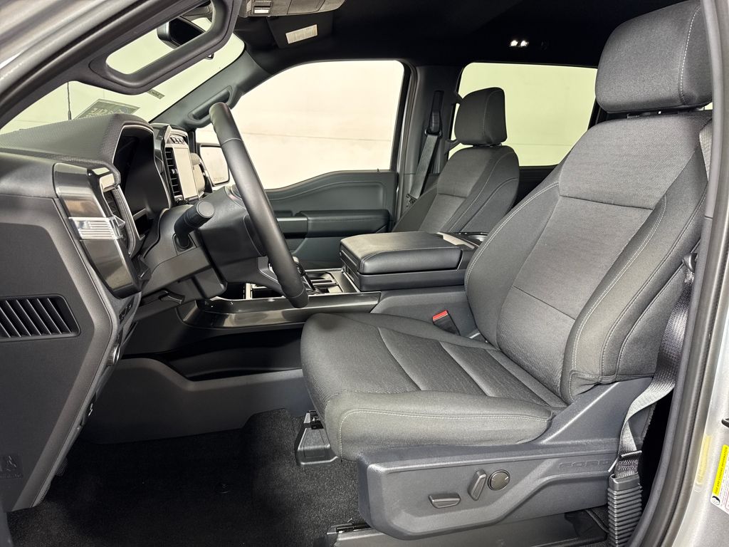 2023 Ford F-150 XLT Image 13 of 46