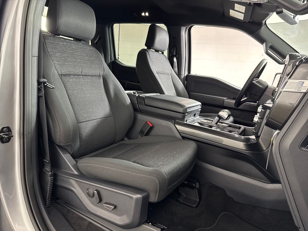 2023 Ford F-150 XLT Image 12 of 46
