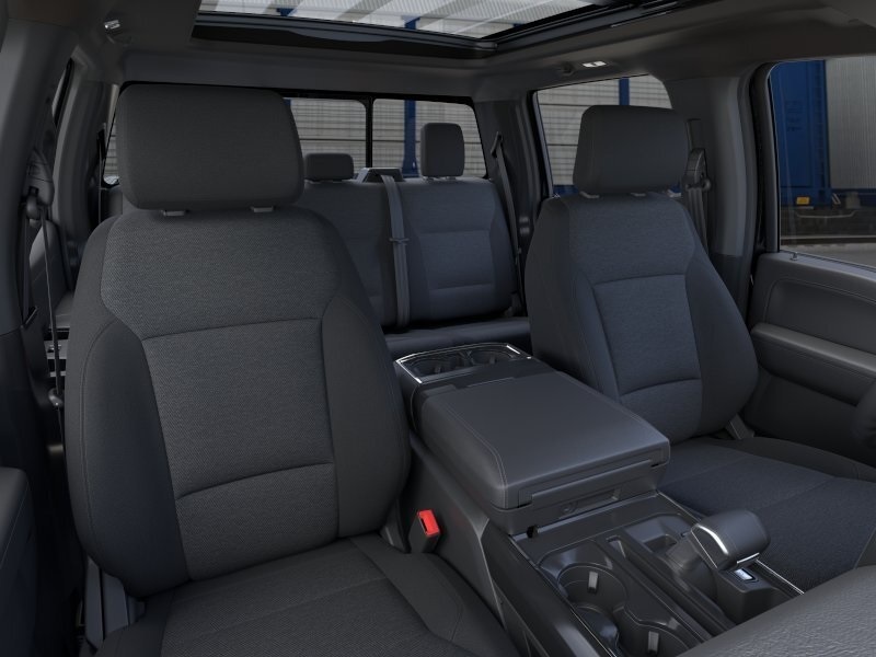 Vehicle image 10 of 32