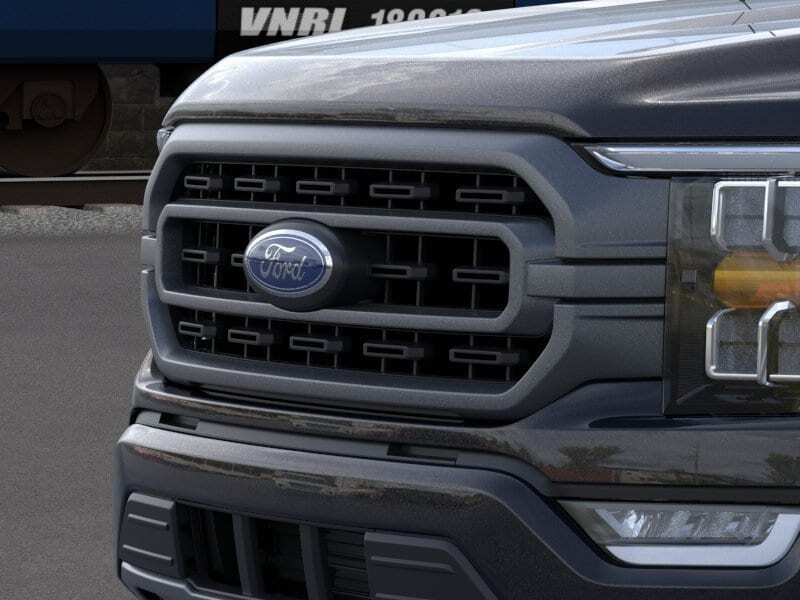 Vehicle image 17 of 32