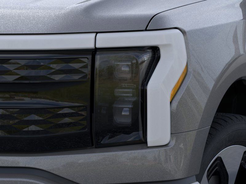 Vehicle image 18 of 22