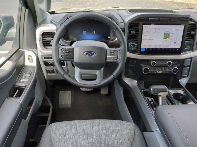 Vehicle image 16 of 30