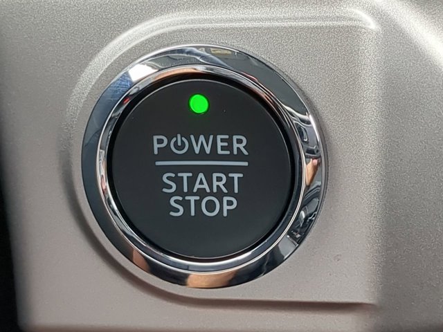 Vehicle image 28 of 30