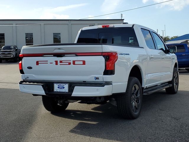 Vehicle image 4 of 23