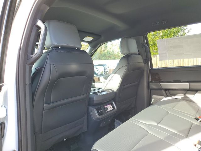 Vehicle image 10 of 23