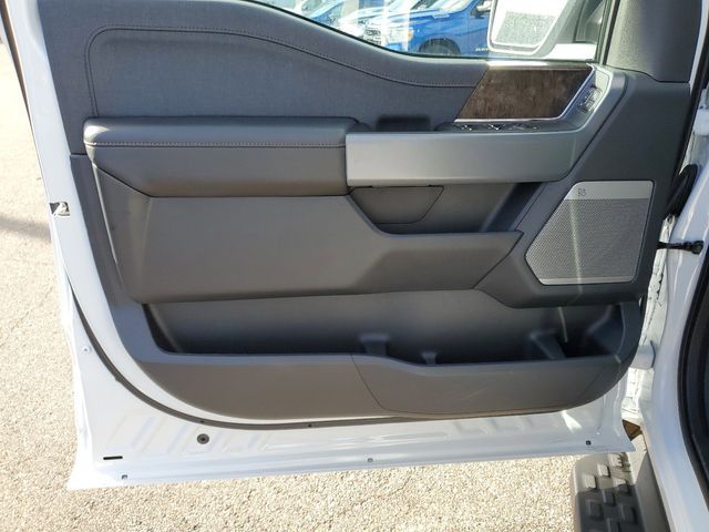 Vehicle image 14 of 23