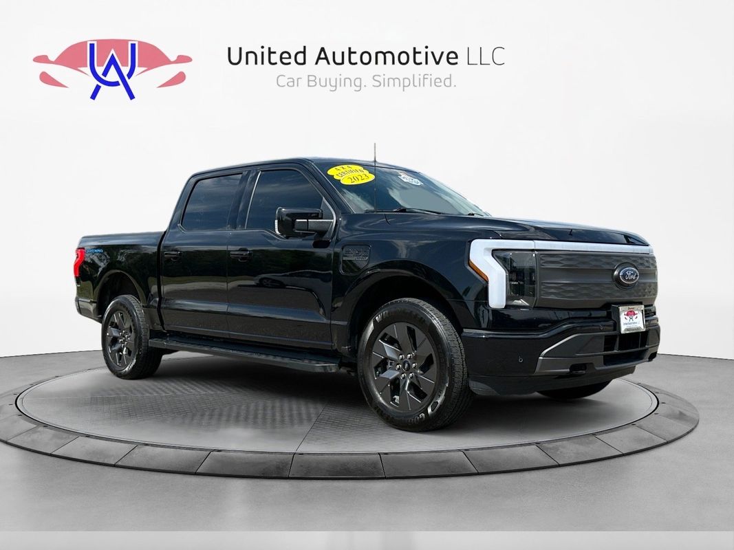 Vehicle image 3 of 47