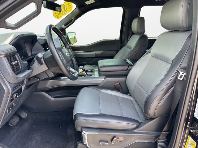 Vehicle image 10 of 47