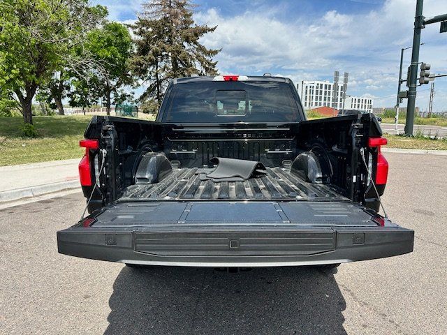 Vehicle image 7 of 47