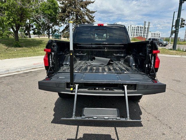 Vehicle image 39 of 47