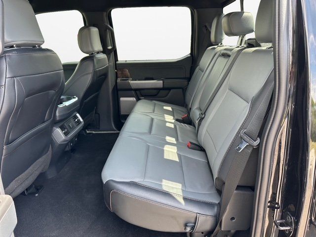 Vehicle image 11 of 47