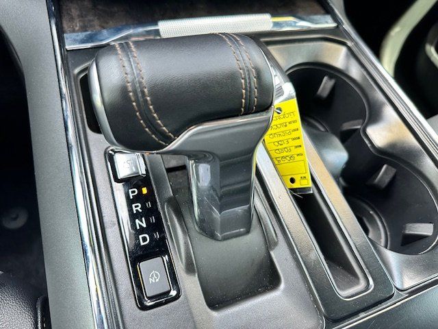 Vehicle image 27 of 47