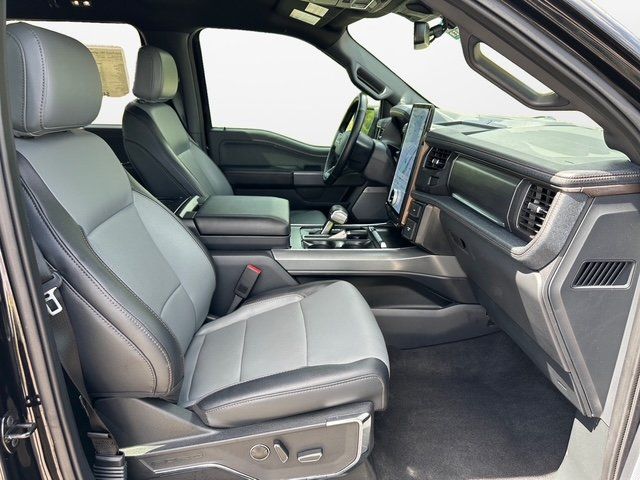 Vehicle image 13 of 47