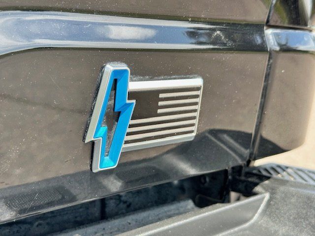 Vehicle image 43 of 47