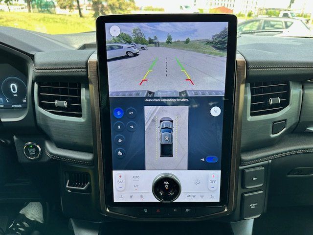 Vehicle image 21 of 47