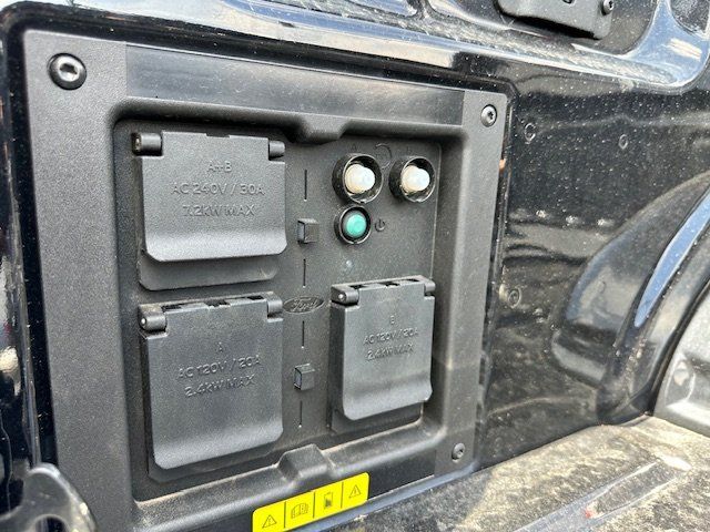 Vehicle image 40 of 47